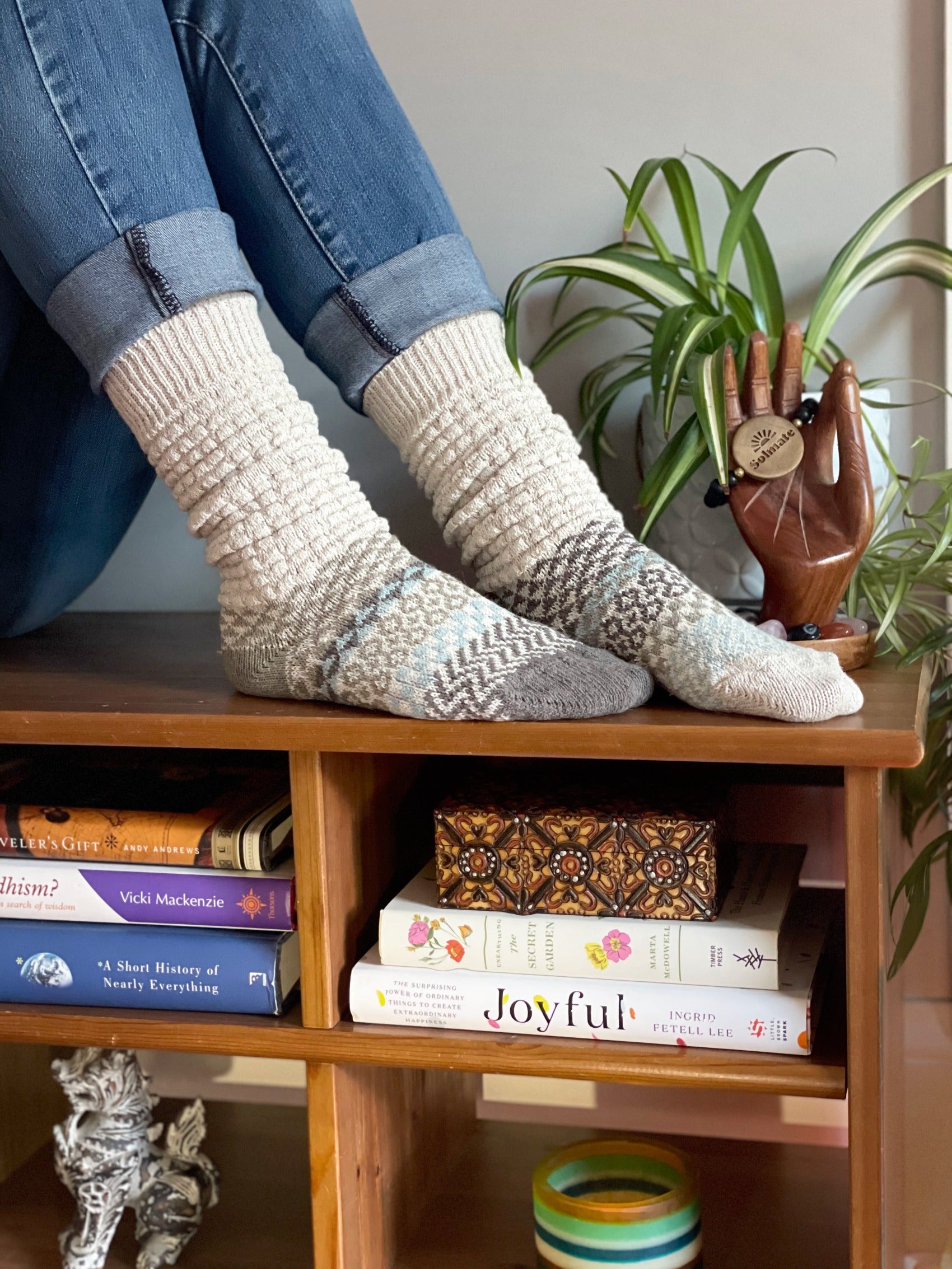 Seashell Slouch Socks | Solmate Socks